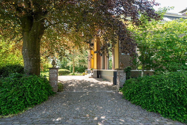 Photo 39 of Tsjerkeleane 1