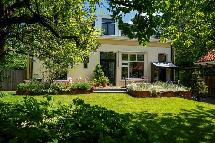 Photo 64 of Tsjerkeleane 1