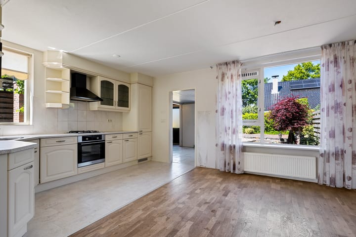 Photo 11 of Leeuweriklaan 2