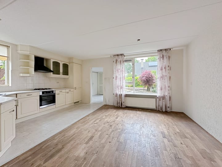 Photo 13 of Leeuweriklaan 2