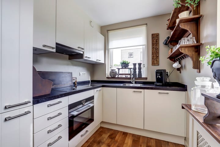 Photo 9 of Zeearend 24