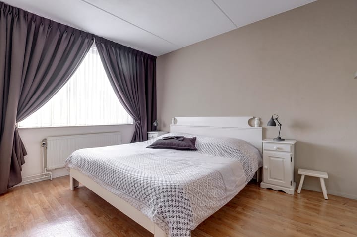 Photo 10 of Zeearend 24