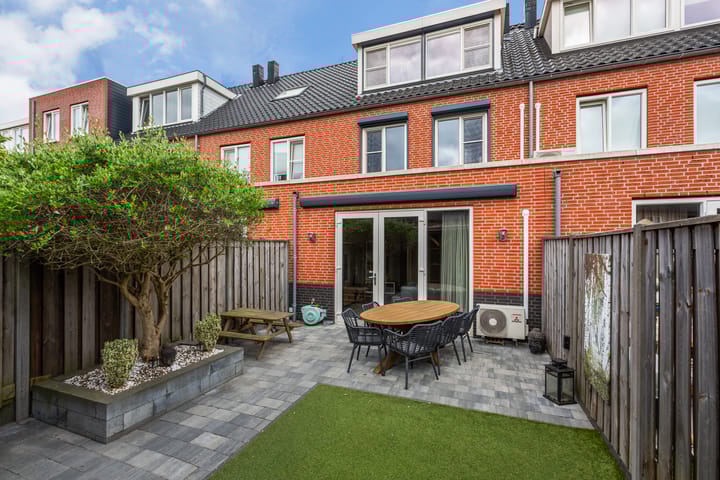 Foto 21 van Furie 21