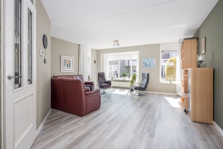 Foto 8 van Middenweg 123