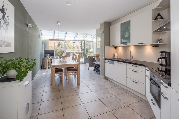 Foto 11 van Middenweg 123