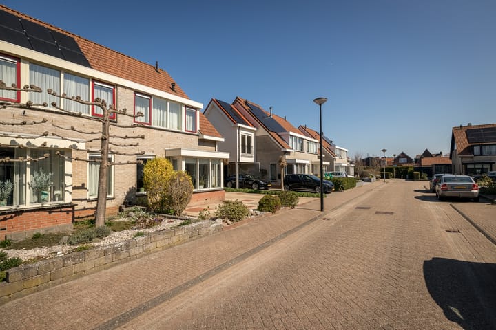 Foto 40 van Middenweg 123