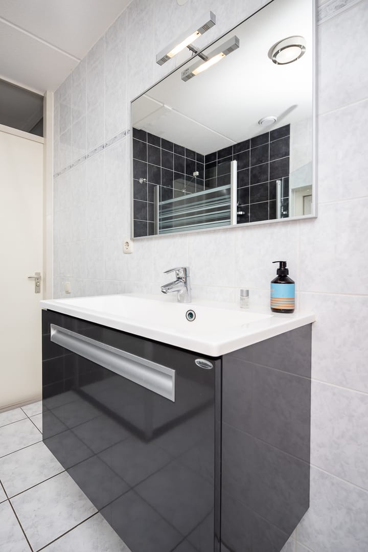 Foto 50 van Middenweg 123