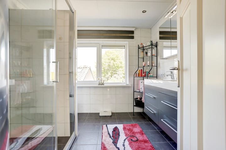 Foto 26 van van Lyndenstraat 7