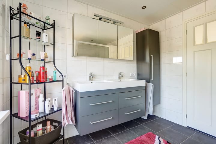 Foto 28 van van Lyndenstraat 7