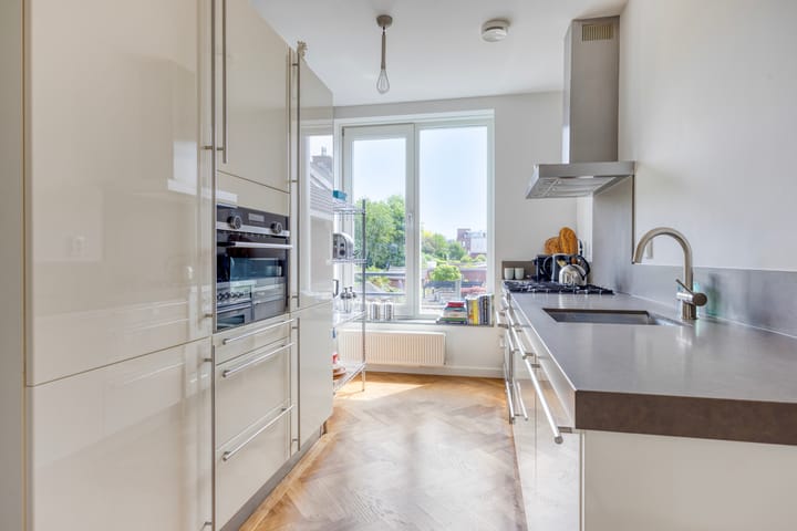 Foto 13 van Admiraal de Ruyterlaan 14-F