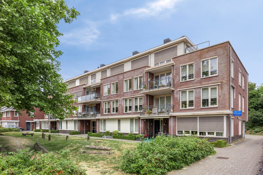 Foto 1 van Admiraal de Ruyterlaan 14-F