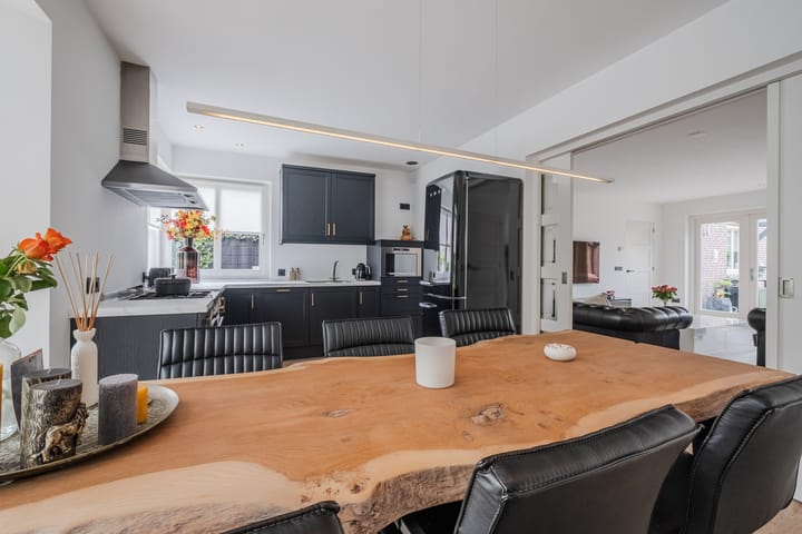 Foto 8 van Weegbree 62