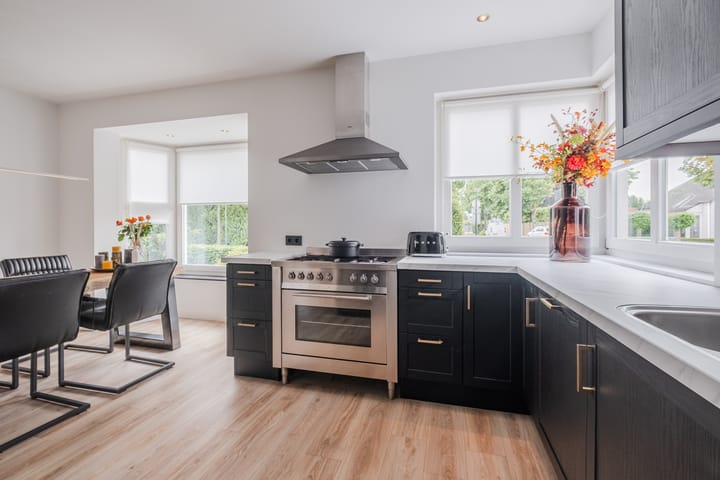 Foto 9 van Weegbree 62