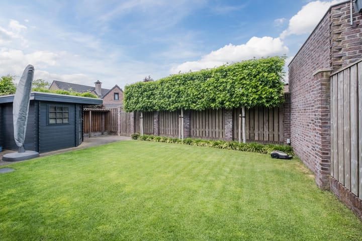 Foto 30 van Weegbree 62