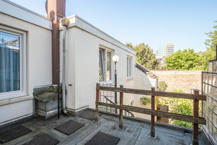 Foto 12 van Benzenraderweg 20