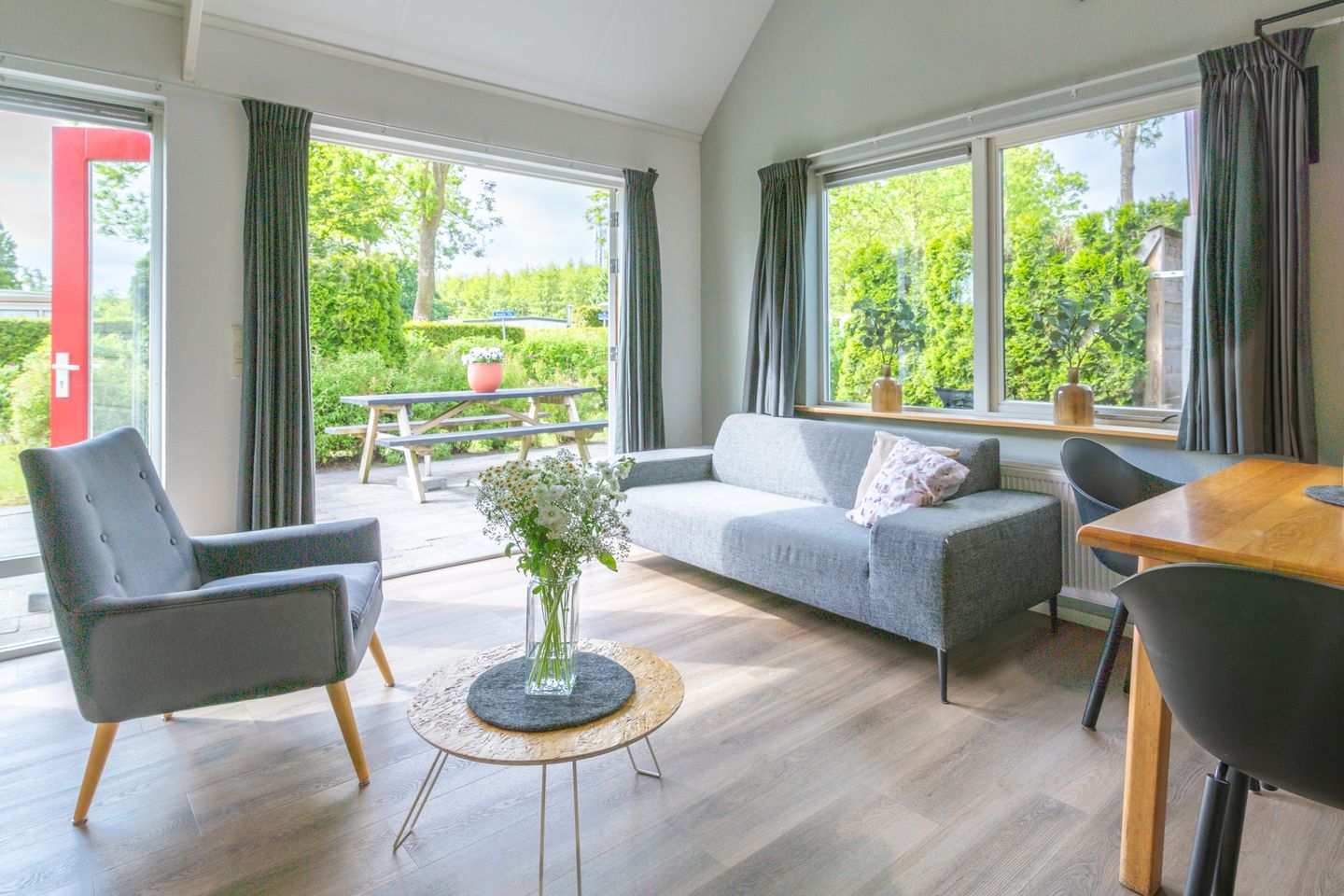 Foto 5 van Vogels' tún 53