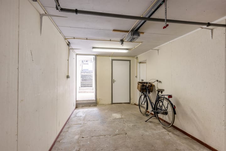 Photo 34 of Molendijk 46