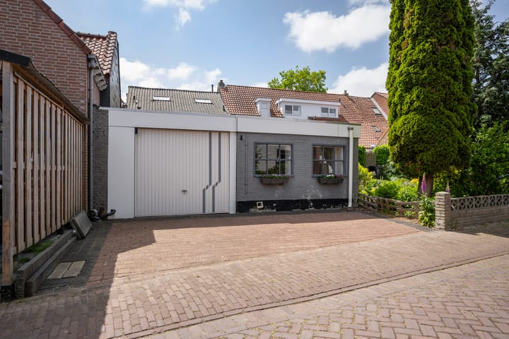 Photo 37 of Molendijk 46