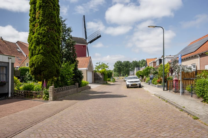 Photo 38 of Molendijk 46