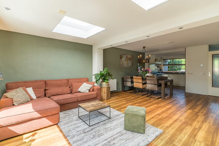 Photo 12 of Weidevogellaan 63