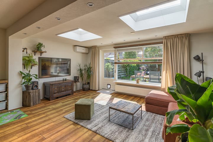 Photo 16 of Weidevogellaan 63