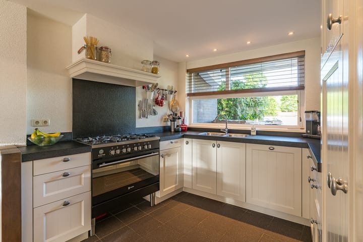 Photo 19 of Weidevogellaan 63