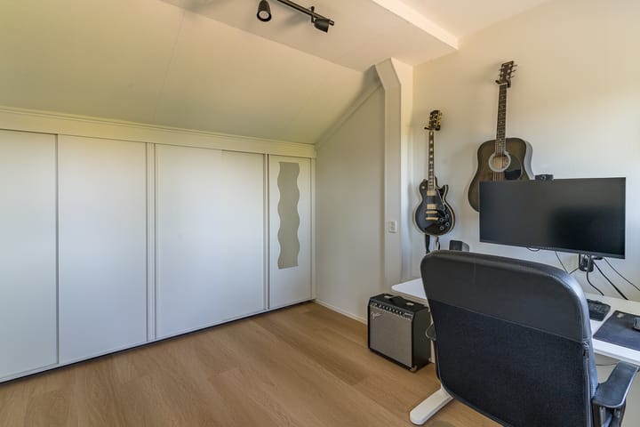 Photo 38 of Weidevogellaan 63