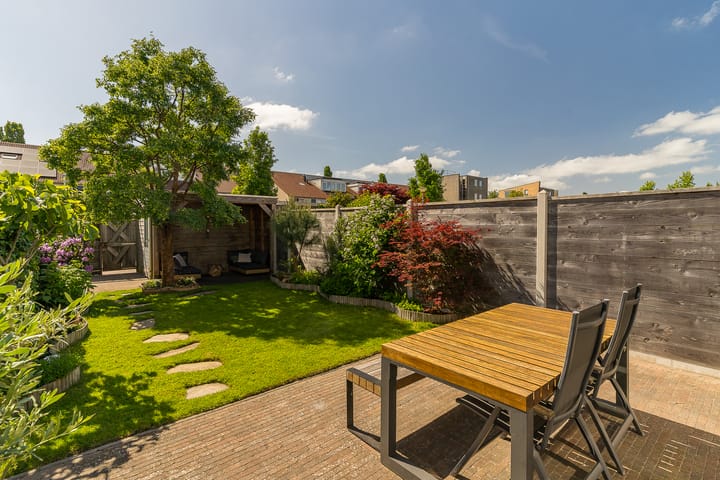 Photo 39 of Weidevogellaan 63