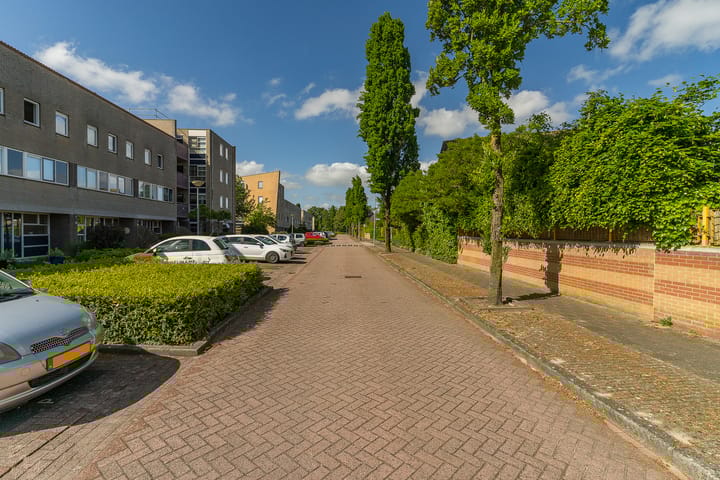 Photo 48 of Weidevogellaan 63