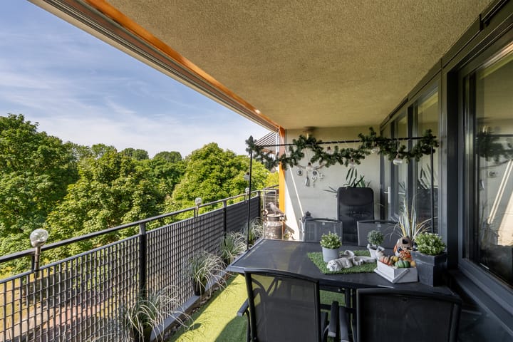 Photo 4 of Frank van Borselenstraat 29-B