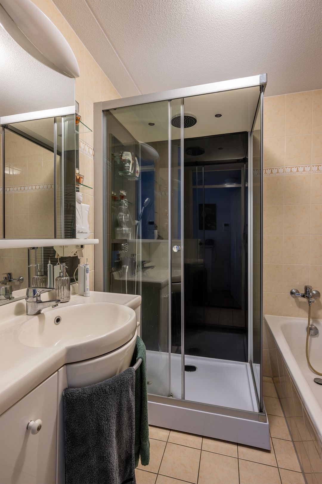 Photo 23 of Frank van Borselenstraat 29-B