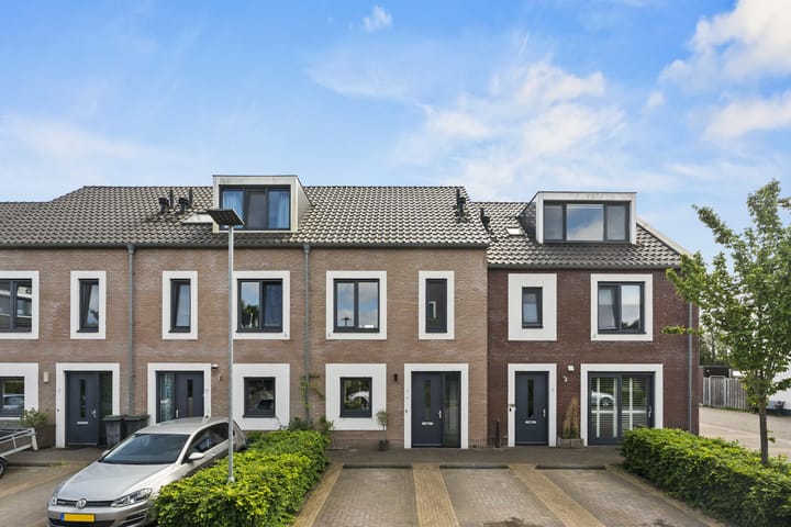 Foto 1 van Klaproos 9