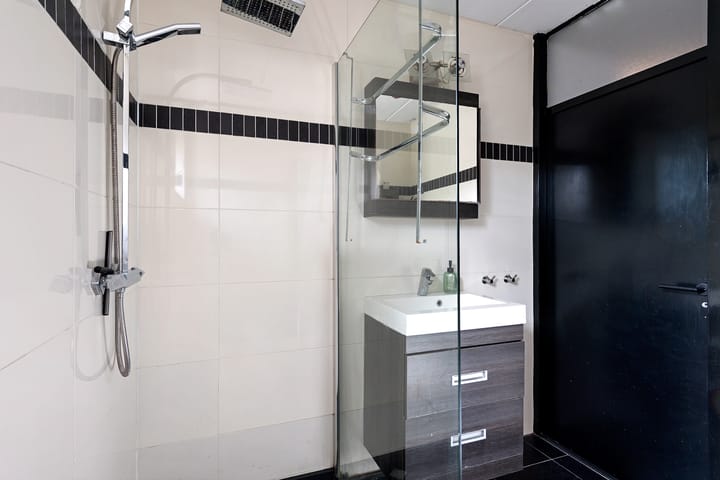 Photo 22 of Delving 68