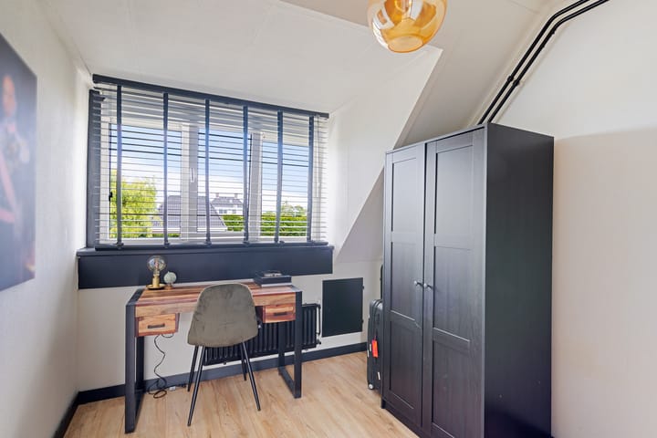 Photo 28 of Delving 68