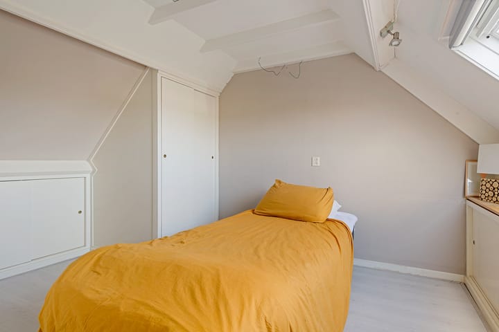 Photo 32 of Delving 68