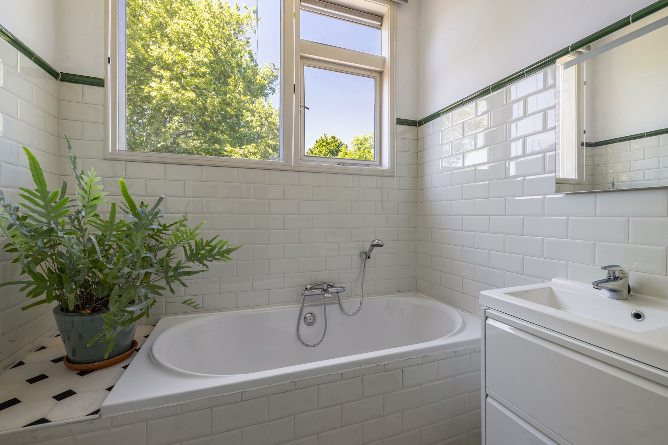 Foto 39 van Voorschoterlaan 53