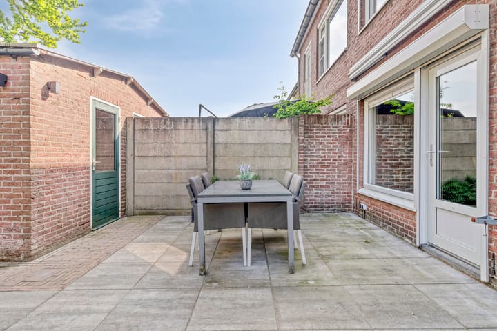 Photo 24 of C.L. Bressersstraat 16