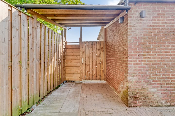 Photo 26 of C.L. Bressersstraat 16