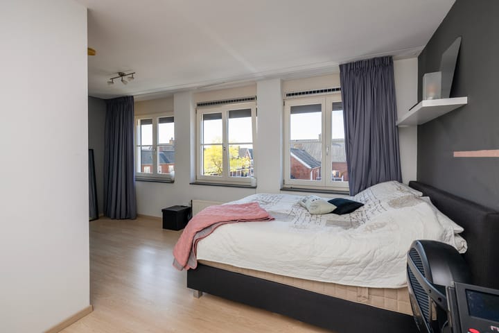 Photo 27 of Fossa 11