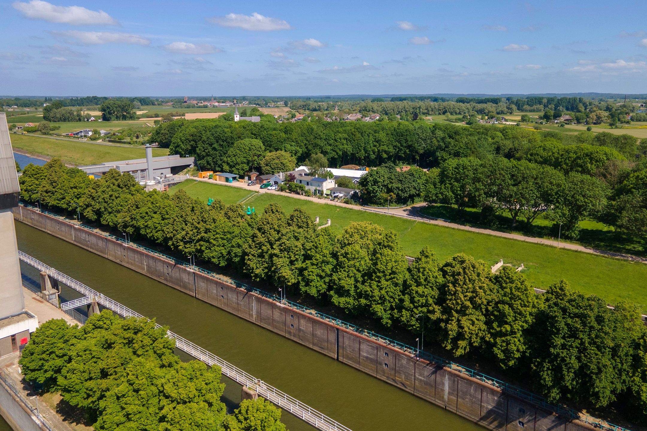 Foto 63 van Prinses Marijkesluisweg 5