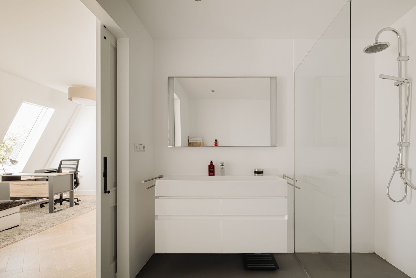 Foto 19 van Jacob Obrechtstraat 18-2