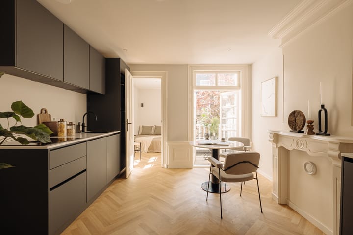 Photo 7 of Nieuwe Leliestraat 131-1