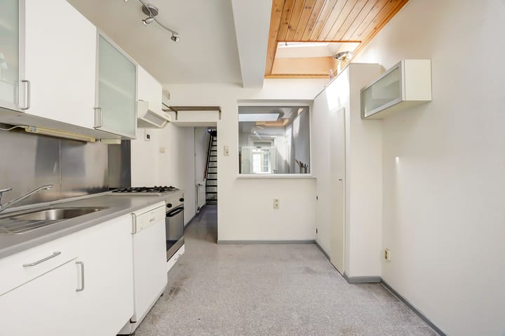 Photo 10 of Irenestraat 42