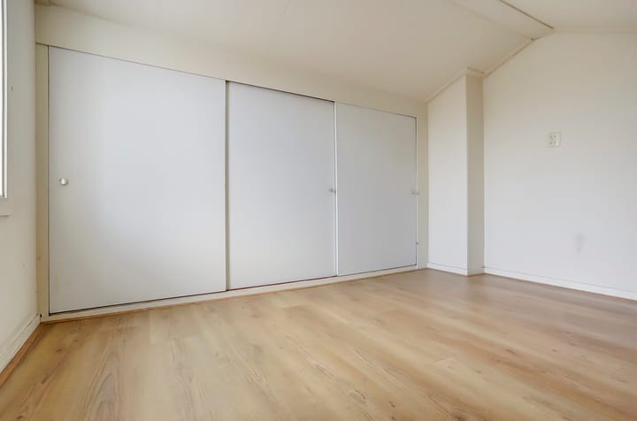 Photo 15 of Irenestraat 42