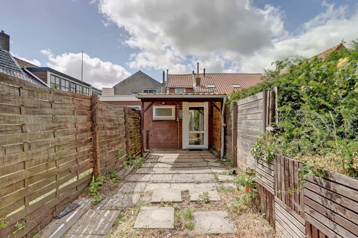 Photo 19 of Irenestraat 42