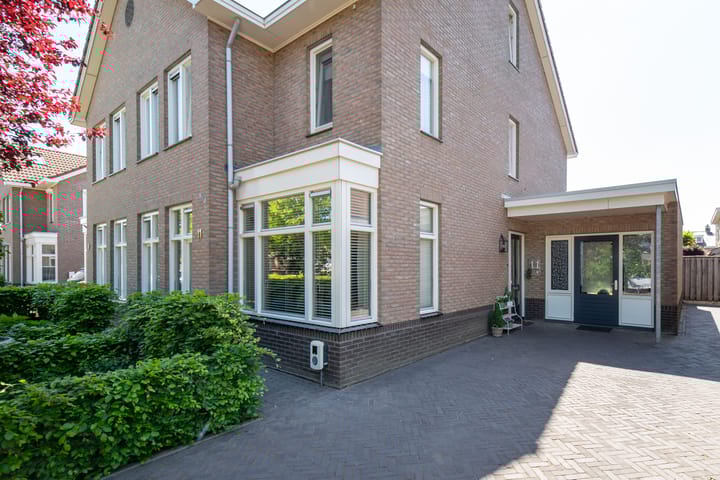 Foto 3 van Boterbloem 11