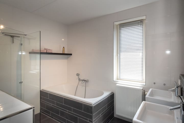 Foto 48 van Boterbloem 11