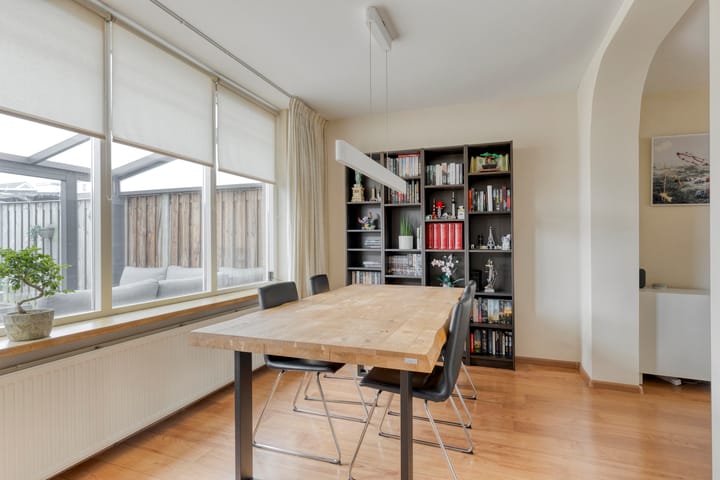 Photo 11 of Perzikkruid 28