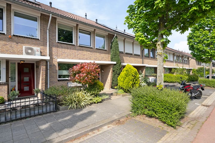 Foto 1 van Jan van Almondestraat 76