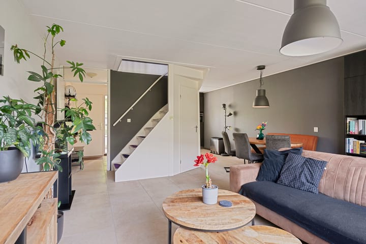 Foto 7 van Jan van Almondestraat 76